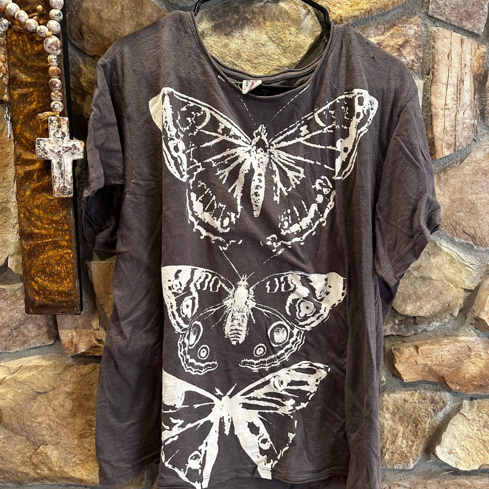 Magnolia Pearl butterfly totem tee